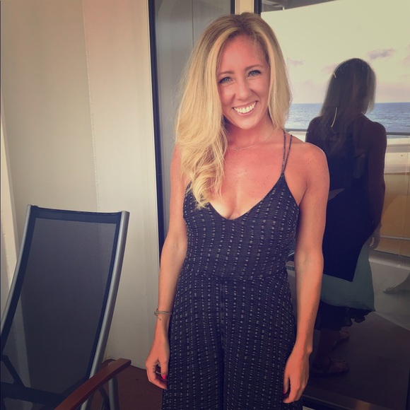 MEET YOUR POSHER! 💛 - Picture 1 of 1